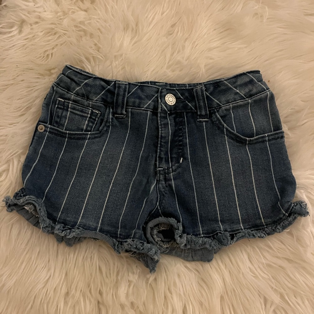 Girls cat and jack striped Jean shorts size s (6/6x)